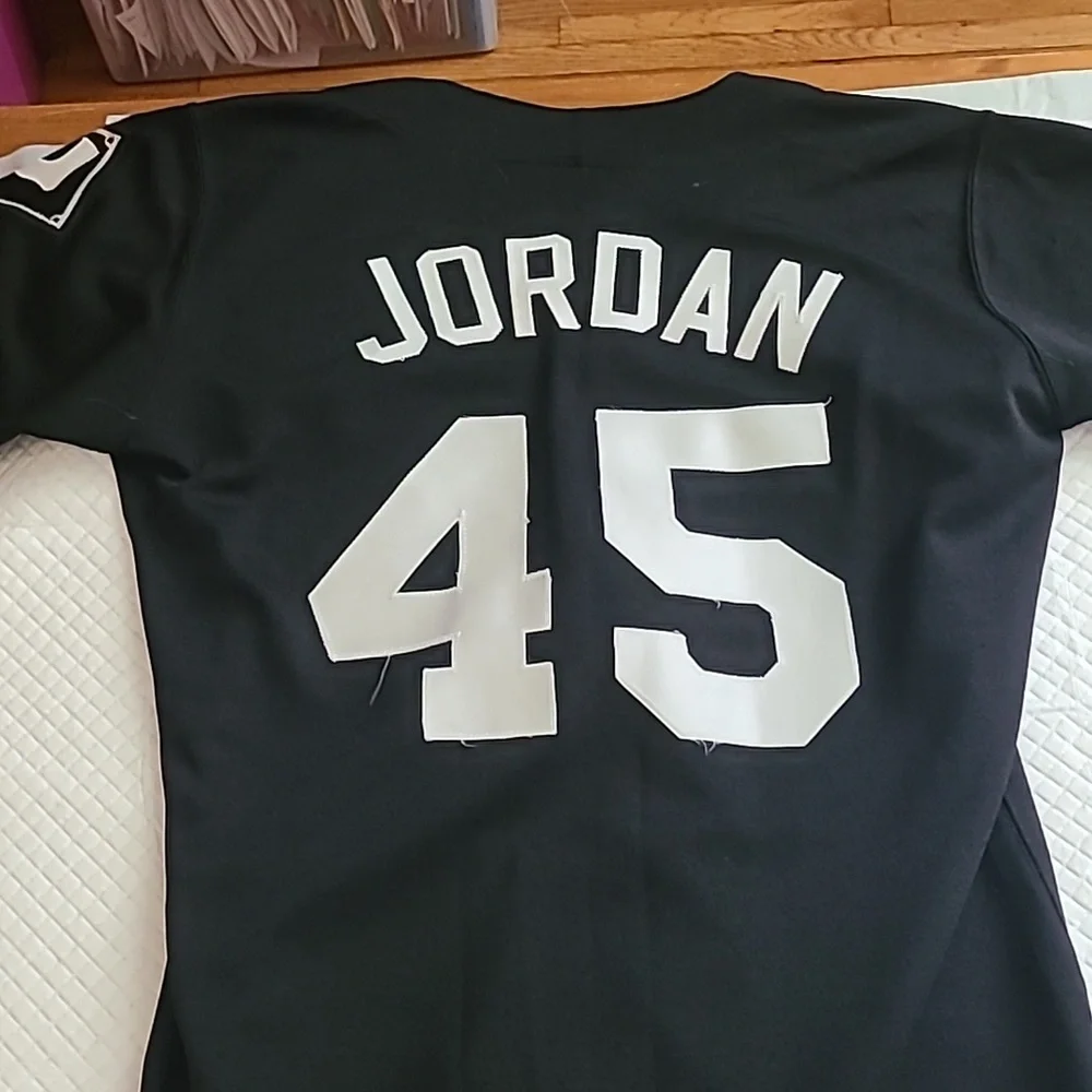 Chicago White Sox Michael Jordan Jersey. - Picture 6 of 6